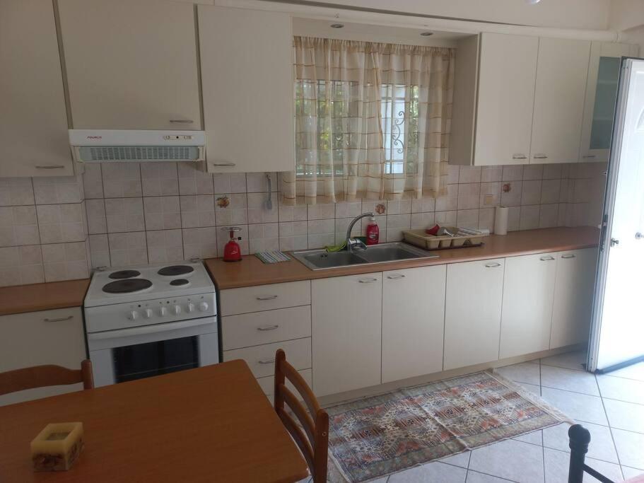 Stefkas Apartment1 พาทรา ภายนอก รูปภาพ
